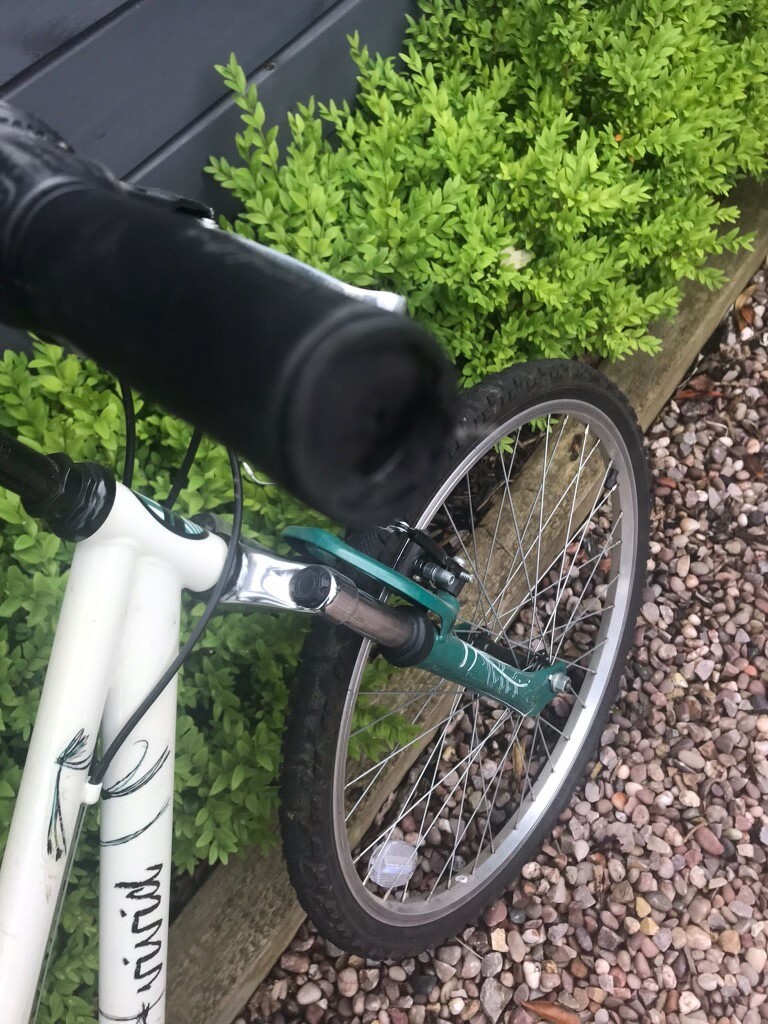 Apollo Vivid Mountain Bike Halfords 7 